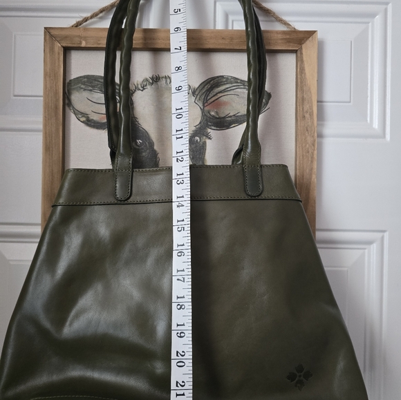 Elegant Olive Green Leather Tote Bag - Picture 12 of 12